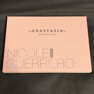 Anastasia Nicole Gueriero Glow Kit